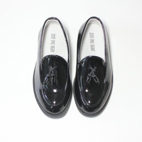 Mocassins à gland vernis