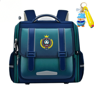 Cartable garçon ouverture pratique vert présenté sur fond blanc