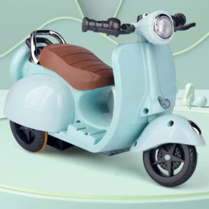 Scooter électrique jouet pour peluche type Labubu bleu sur fond vert.