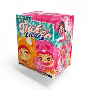 Blind box Wakuku série Fox & Bunny, une boite carrée aux dessins d'enfants kawaii déguisés en lapin ou renard, avec couleurs pastel où se cache une figurine mystérieuse à collectionner sur fond blanc.