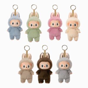 Peluches porte-clef Labubu debout dans plusieurs coloris sur fond blanc